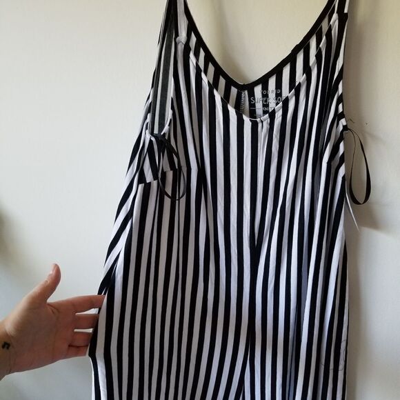 Torrid 1X black and white striper jumper NWT - Picture 4 of 11